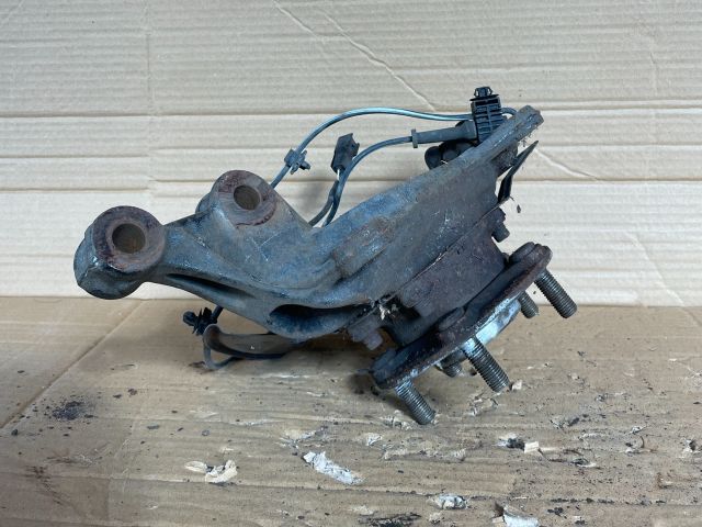 bontott MAZDA 6 Jobb első Csonkállvány Kerékaggyal