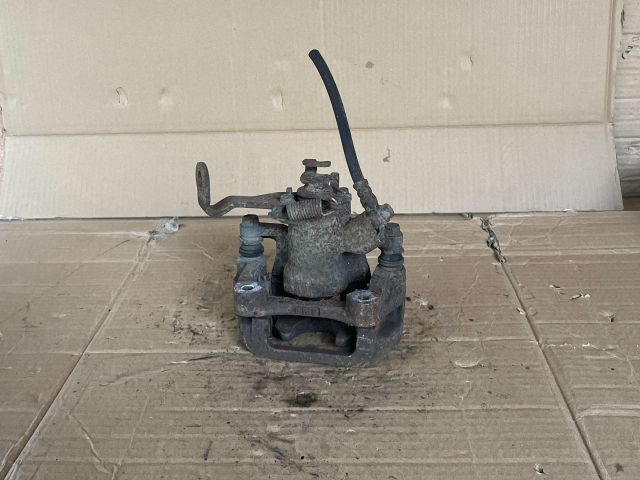 bontott MAZDA 6 Jobb hátsó Féknyereg Munkahengerrel