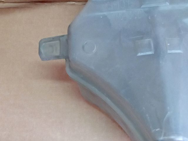 bontott MAZDA 6 Kiegyenlítő Tartály