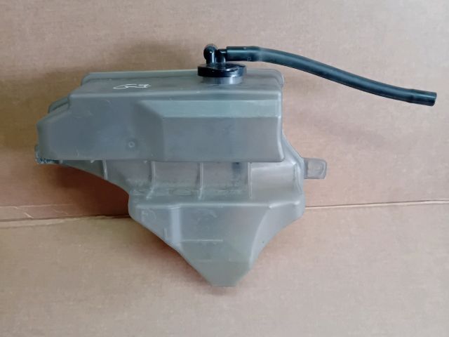 bontott MAZDA 6 Kiegyenlítő Tartály