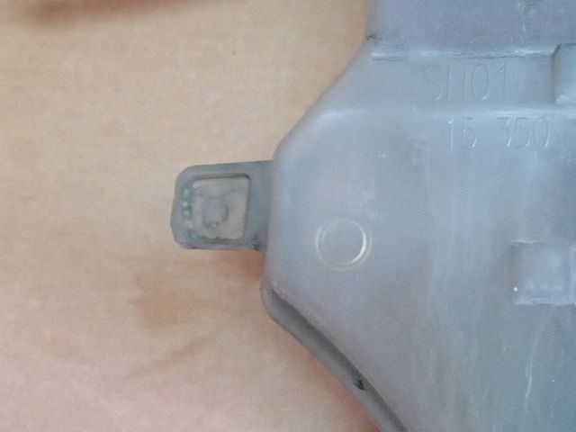 bontott MAZDA 6 Kiegyenlítő Tartály