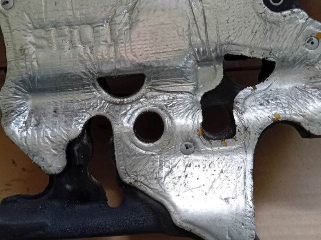 bontott MAZDA 6 Leömlő Hővédő Lemez