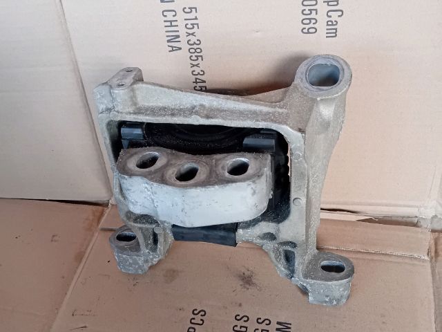 bontott MAZDA 6 Motor Tartó Bak Jobb