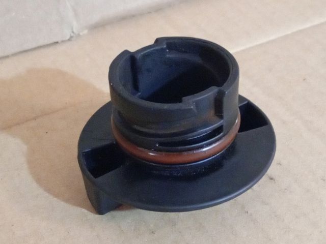 bontott MAZDA 6 Olajbeöntő Sapka