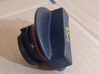 bontott MAZDA 6 Olajbeöntő Sapka