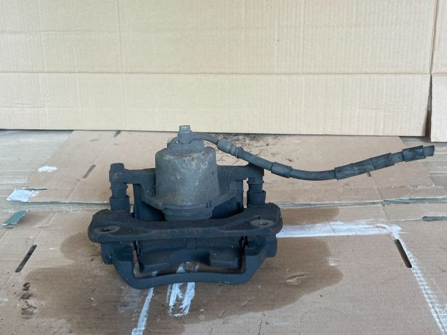 bontott MAZDA 6 Jobb első Féknyereg Munkahengerrel