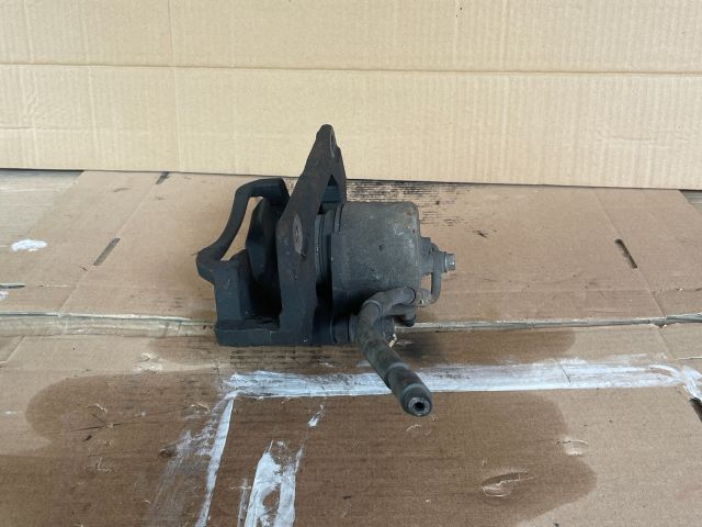 bontott MAZDA 6 Jobb első Féknyereg Munkahengerrel