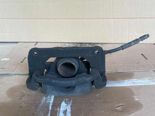 bontott MAZDA 6 Jobb első Féknyereg Munkahengerrel