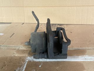 bontott MAZDA 6 Jobb első Féknyereg Munkahengerrel