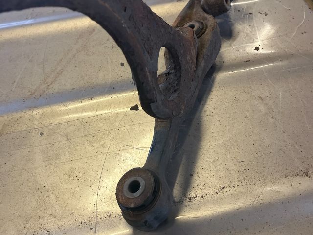 bontott MAZDA 6 Jobb első Lengőkar