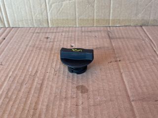 bontott MAZDA 6 Olajbeöntő Sapka