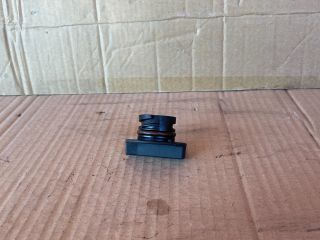 bontott MAZDA 6 Olajbeöntő Sapka