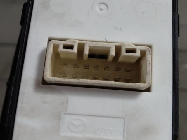 bontott MAZDA 6 Ablakemelő Kapcsoló Négyes / Kettes