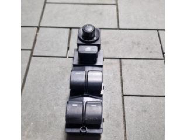 bontott MAZDA 6 Ablakemelő Kapcsoló Négyes / Kettes