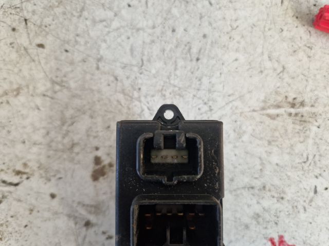 bontott MAZDA 6 Ablakemelő Kapcsoló Négyes / Kettes