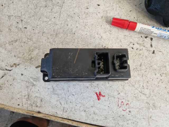 bontott MAZDA 6 Ablakemelő Kapcsoló Négyes / Kettes