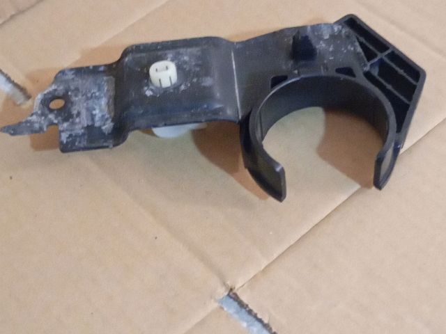 bontott MAZDA 6 Ablakmosó Tartály Tartó