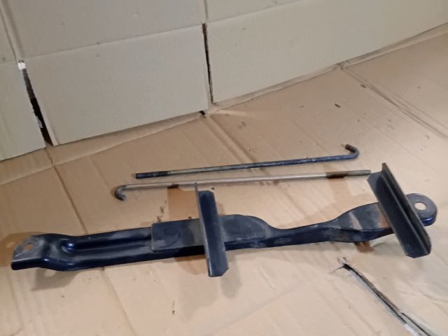 bontott MAZDA 6 Akkumulátor Leszorító