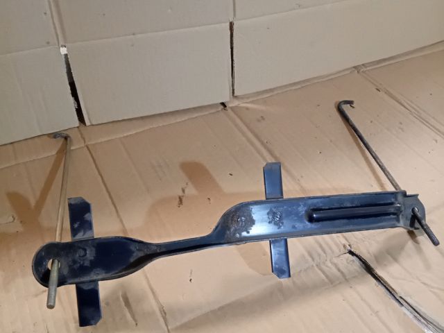 bontott MAZDA 6 Akkumulátor Leszorító