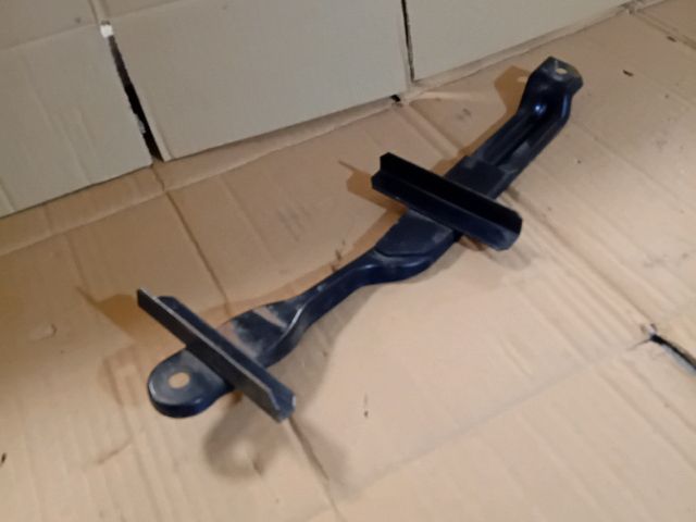 bontott MAZDA 6 Akkumulátor Leszorító