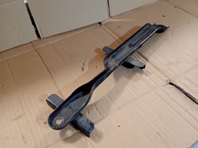 bontott MAZDA 6 Akkumulátor Leszorító