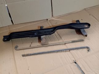 bontott MAZDA 6 Akkumulátor Leszorító