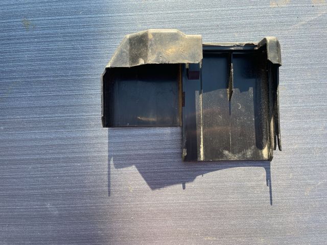 bontott MAZDA 6 Akkumulátor Saru Fedél