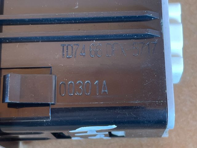 bontott MAZDA 6 AUX Csatlakozó