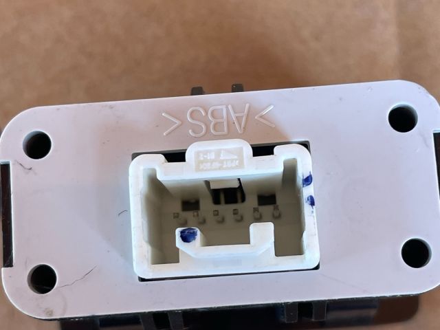 bontott MAZDA 6 AUX Csatlakozó