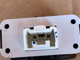 bontott MAZDA 6 AUX Csatlakozó