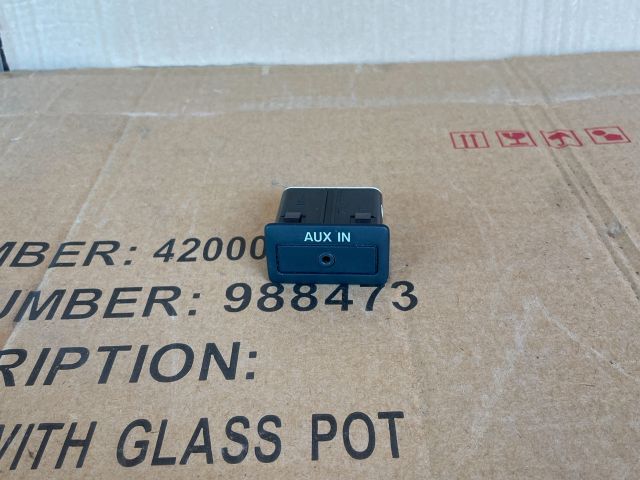 bontott MAZDA 6 AUX Csatlakozó