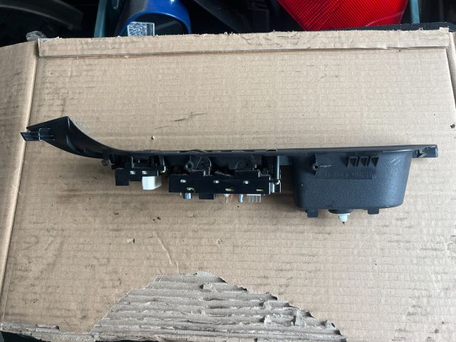 bontott MAZDA 6 Bal első Ablakemelő Kapcsoló