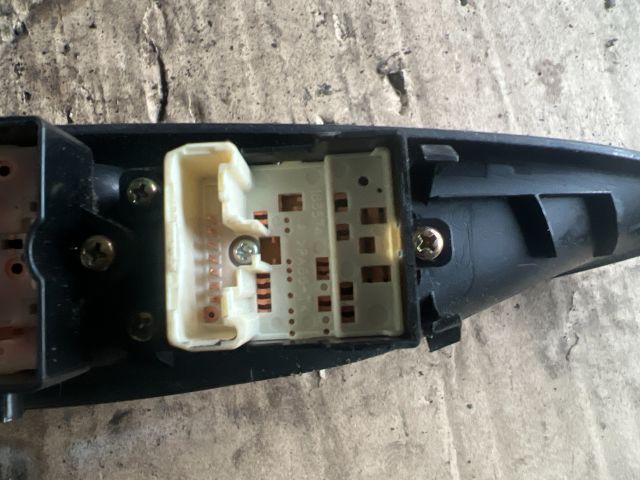 bontott MAZDA 6 Bal első Ablakemelő Kapcsoló