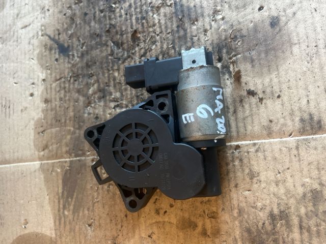 bontott MAZDA 6 Bal első Ablakemelő Motor