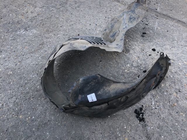 bontott MAZDA 6 Bal első Dobbetét (Kerékjárati, Műanyag)