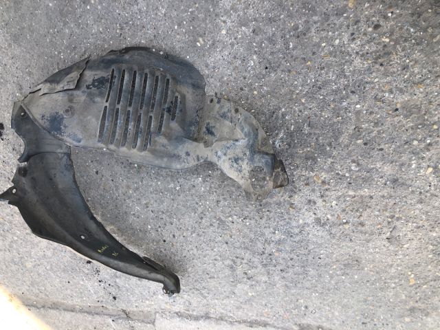 bontott MAZDA 6 Bal első Dobbetét (Kerékjárati, Műanyag)