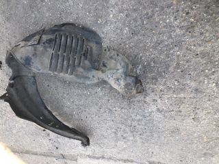 bontott MAZDA 6 Bal első Dobbetét (Kerékjárati, Műanyag)