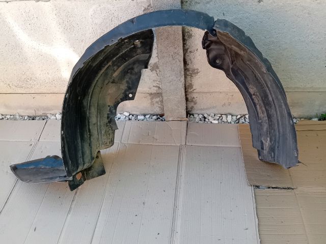 bontott MAZDA 6 Bal első Dobbetét (Kerékjárati, Műanyag)