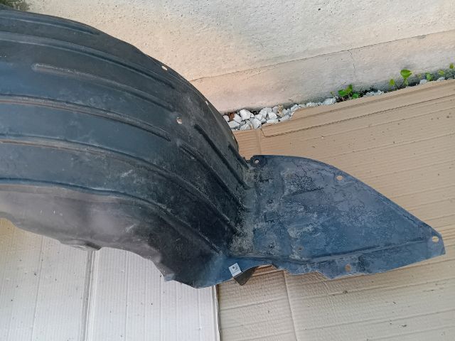 bontott MAZDA 6 Bal első Dobbetét (Kerékjárati, Műanyag)