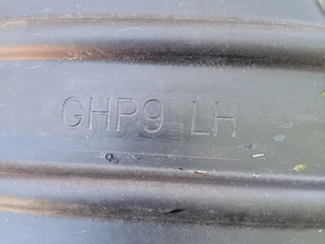 bontott MAZDA 6 Bal első Dobbetét (Kerékjárati, Műanyag)