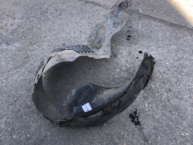 bontott MAZDA 6 Bal első Dobbetét (Kerékjárati, Műanyag)