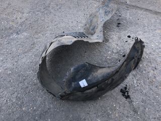 bontott MAZDA 6 Bal első Dobbetét (Kerékjárati, Műanyag)