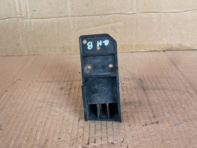 bontott MAZDA 6 Bal első Lökhárító Tartó (Műanyag)