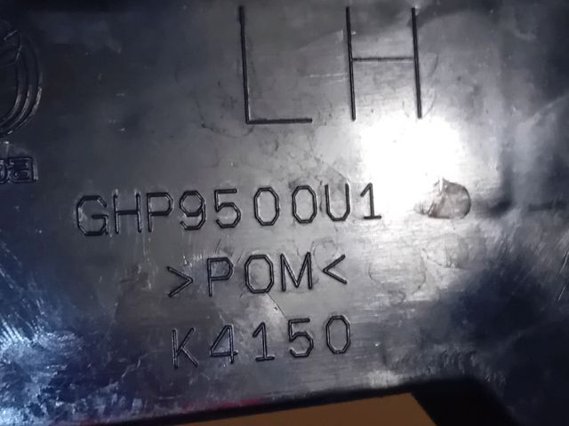 bontott MAZDA 6 Bal első Oldal Lökhárító Tartó (Műanyag)