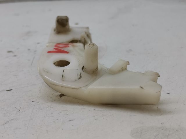 bontott MAZDA 6 Bal első Oldal Lökhárító Tartó (Műanyag)