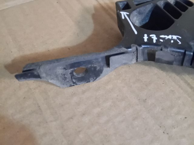 bontott MAZDA 6 Bal első Oldal Lökhárító Tartó (Műanyag)