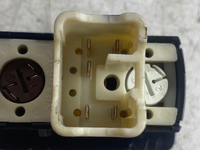 bontott MAZDA 6 Bal első Ülésfűtés Kapcsoló