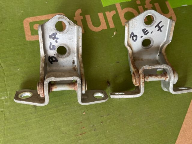 bontott MAZDA 6 Bal első Zsanér