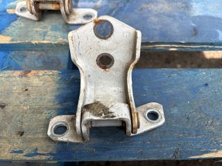 bontott MAZDA 6 Bal első Zsanér