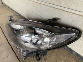 bontott MAZDA 6 Bal Fényszóró